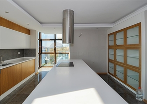 Пентхаус для большой семьи с шикарным видом на море и горы