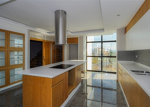 Пентхаус для большой семьи с шикарным видом на море и горы