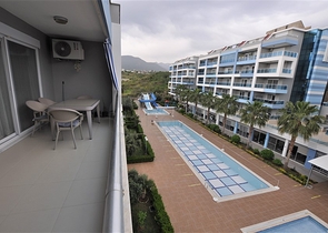 Двухэтажная квартира 2+1 в комплексе с богатой инфраструктурой