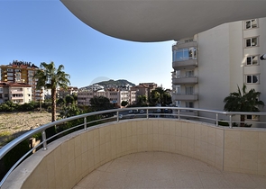 Меблированная квартира 2+1 в центре Алании