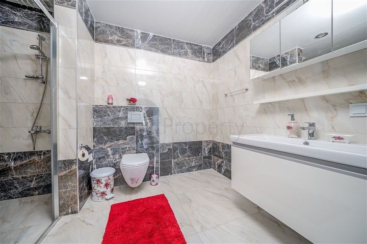 Пентхаус планировкой 2+1 с видом на море в районе Авсаллар 