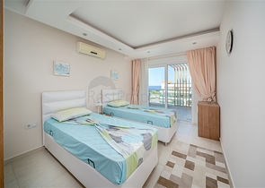 Пентхаус планировкой 2+1 с видом на море в районе Авсаллар 