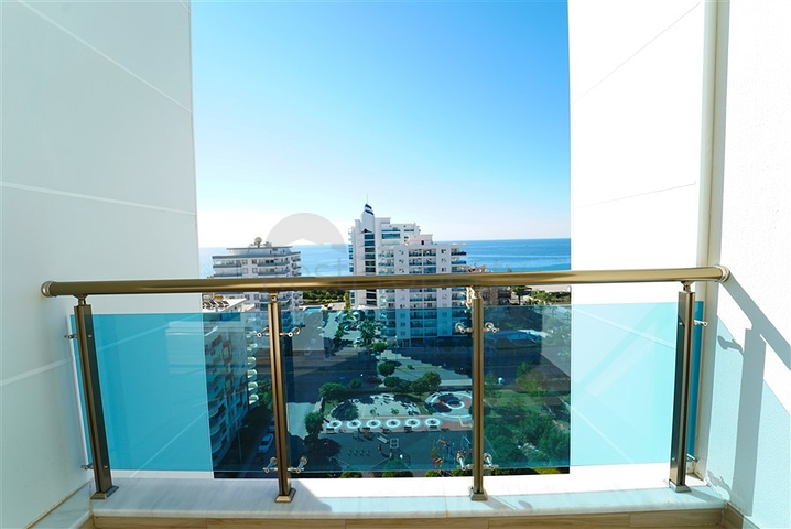 Квартира 2+1 в комплексе люкс сегмента с фронтальным видом на море 