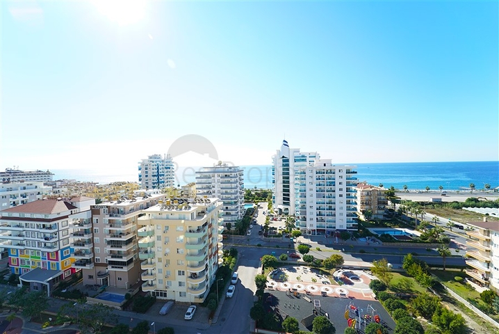 Квартира 2+1 в комплексе люкс сегмента с фронтальным видом на море 