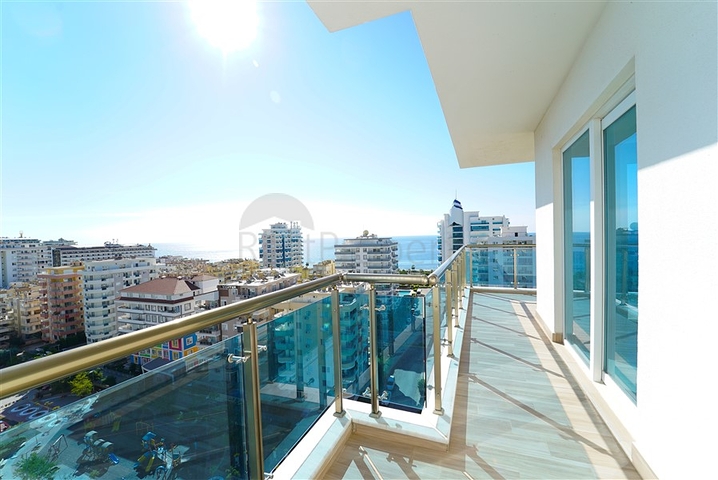 Квартира 2+1 в комплексе люкс сегмента с фронтальным видом на море 