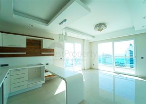 Квартира 2+1 в комплексе люкс сегмента с фронтальным видом на море 