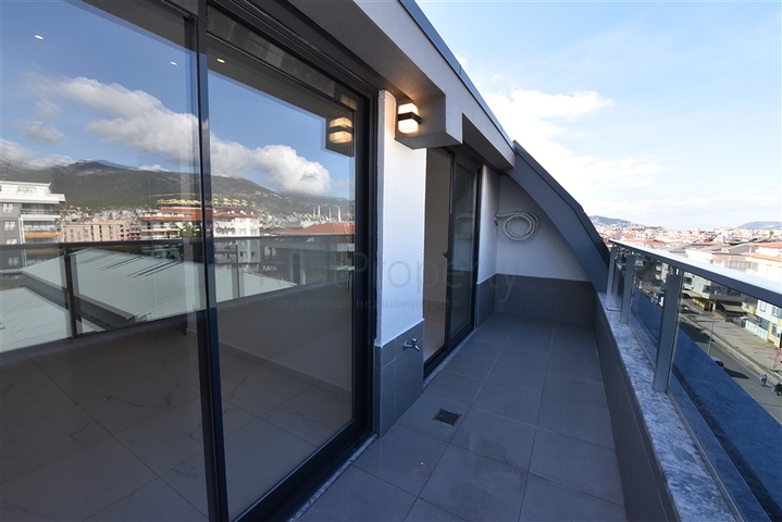 Пентхаус планировкой 2+1 в районе Оба