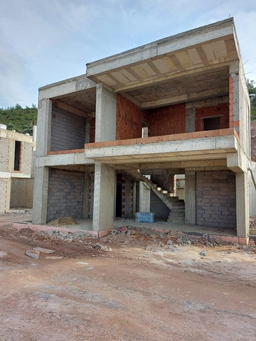 Прекрасная Жизнь в Полуострове с Уникальной Природой