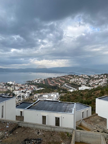 Прекрасная Жизнь в Полуострове с Уникальной Природой