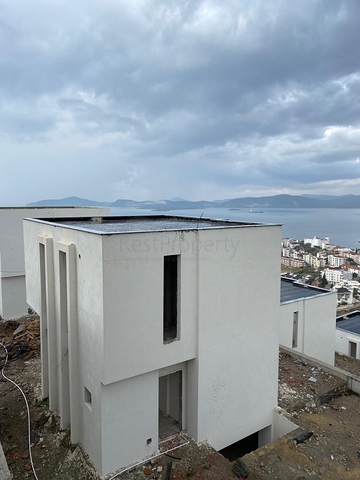 Прекрасная Жизнь в Полуострове с Уникальной Природой