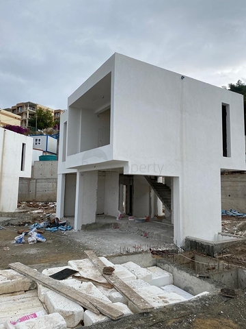 Прекрасная Жизнь в Полуострове с Уникальной Природой