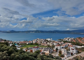 Прекрасная Жизнь в Полуострове с Уникальной Природой