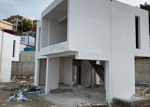 Прекрасная Жизнь в Полуострове с Уникальной Природой