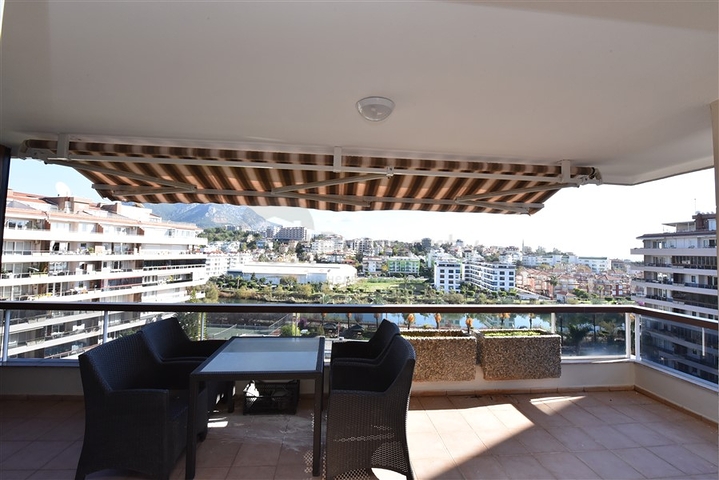 Трехкомнатная квартира в районе Тосмур