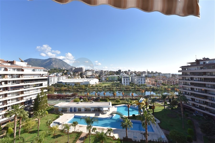 Трехкомнатная квартира в районе Тосмур