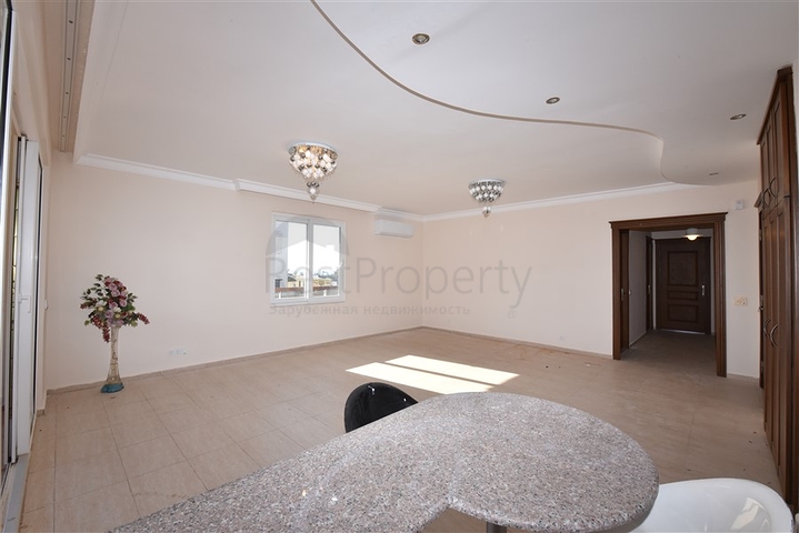 Трехкомнатная квартира в районе Тосмур