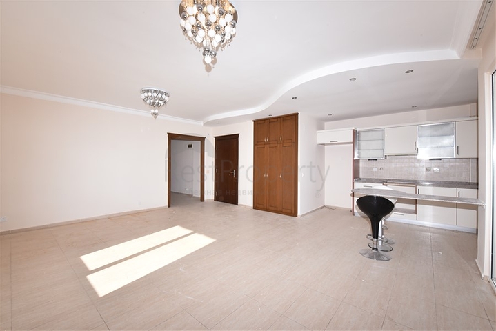 Трехкомнатная квартира в районе Тосмур