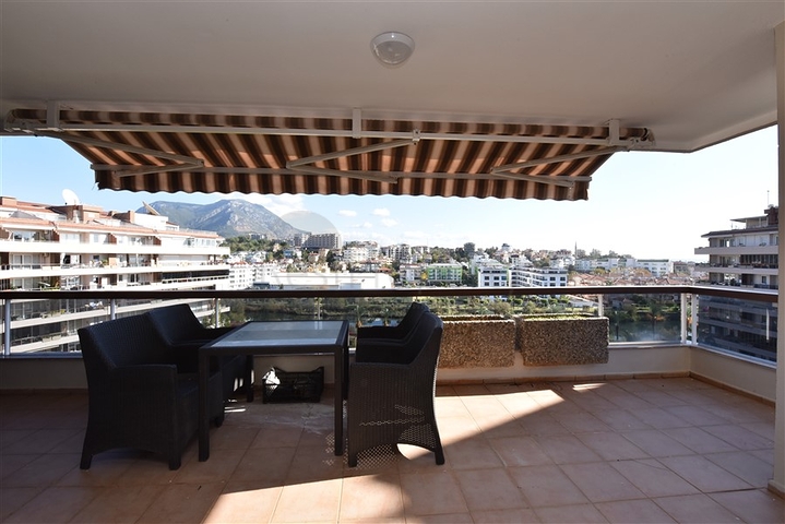 Трехкомнатная квартира в районе Тосмур