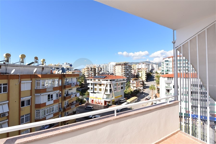 Трехкомнатная квартира в районе Тосмур