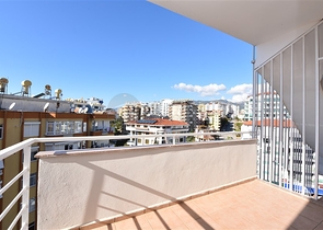 Трехкомнатная квартира в районе Тосмур