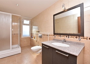 Трехкомнатная квартира в районе Тосмур