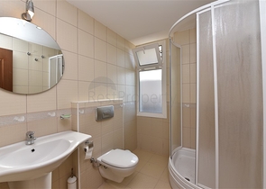 Трехкомнатная квартира в районе Тосмур