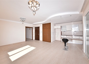 Трехкомнатная квартира в районе Тосмур