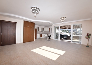 Трехкомнатная квартира в районе Тосмур