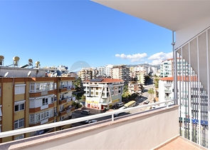 Трехкомнатная квартира в районе Тосмур