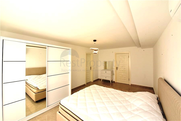 Пентхаус планировки 3+1 в Махмутларе