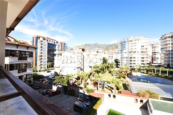 Просторный пентхаус 5+1 с собственной сауной