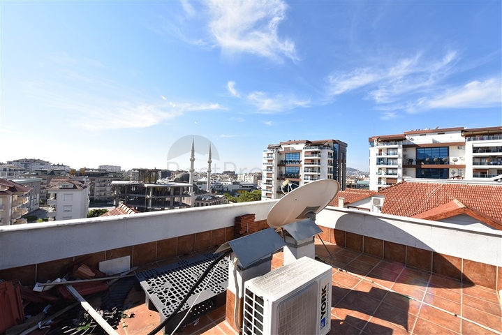 Просторный пентхаус 5+1 с собственной сауной