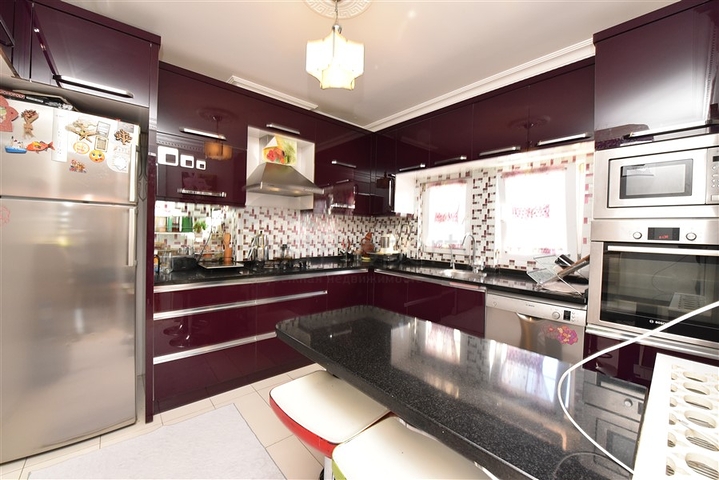 Просторный пентхаус 5+1 с собственной сауной