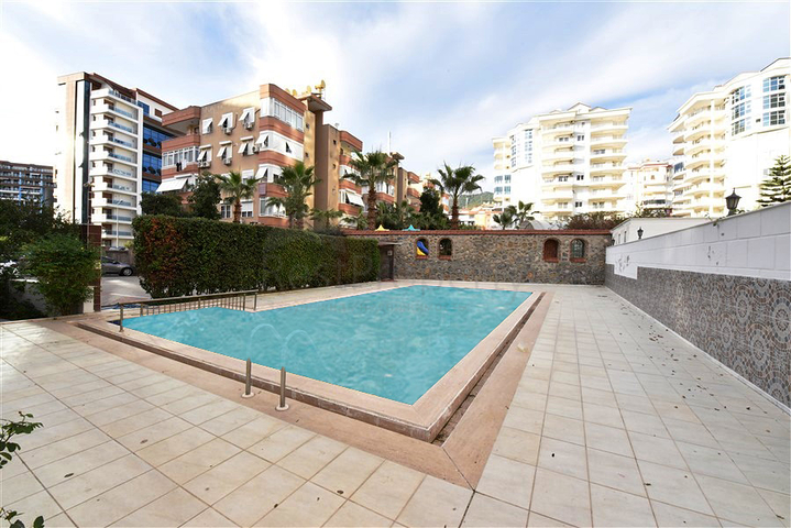 Просторный пентхаус 5+1 с собственной сауной