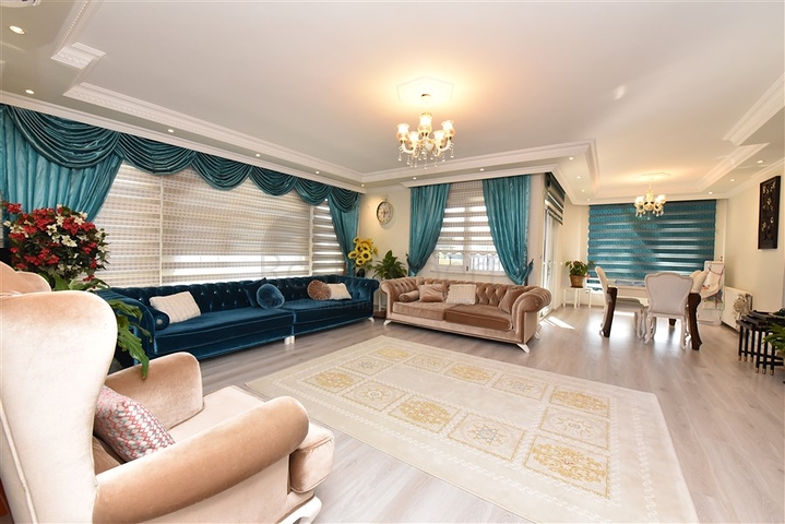 Просторный пентхаус 5+1 с собственной сауной