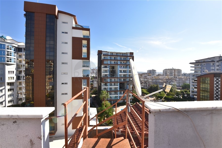 Просторный пентхаус 5+1 с собственной сауной