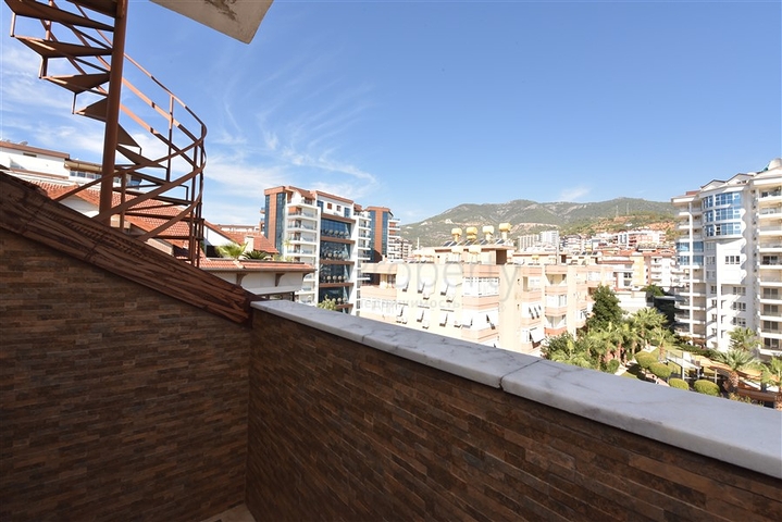 Просторный пентхаус 5+1 с собственной сауной