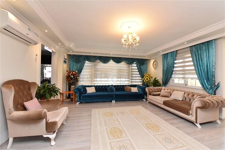 Просторный пентхаус 5+1 с собственной сауной