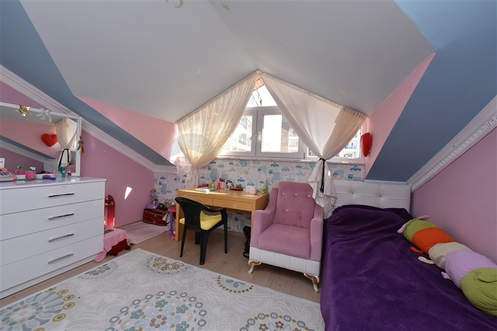 Просторный пентхаус 5+1 с собственной сауной