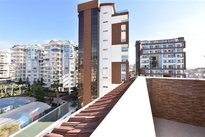 Просторный пентхаус 5+1 с собственной сауной