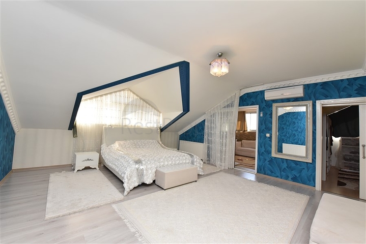 Просторный пентхаус 5+1 с собственной сауной