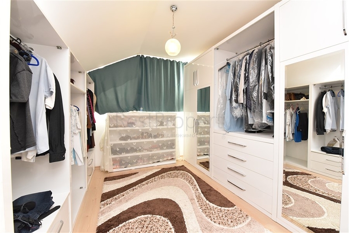 Просторный пентхаус 5+1 с собственной сауной