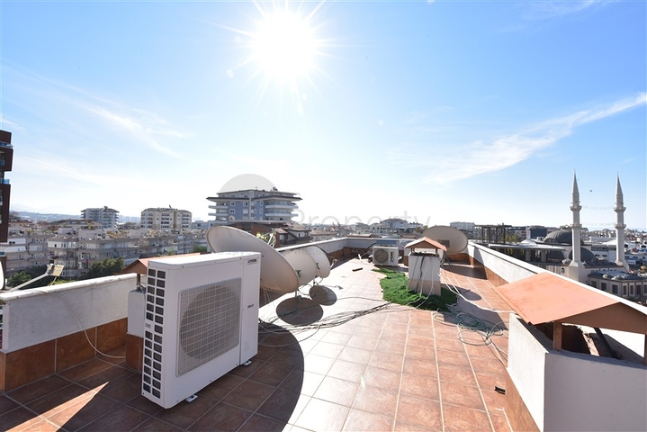 Просторный пентхаус 5+1 с собственной сауной