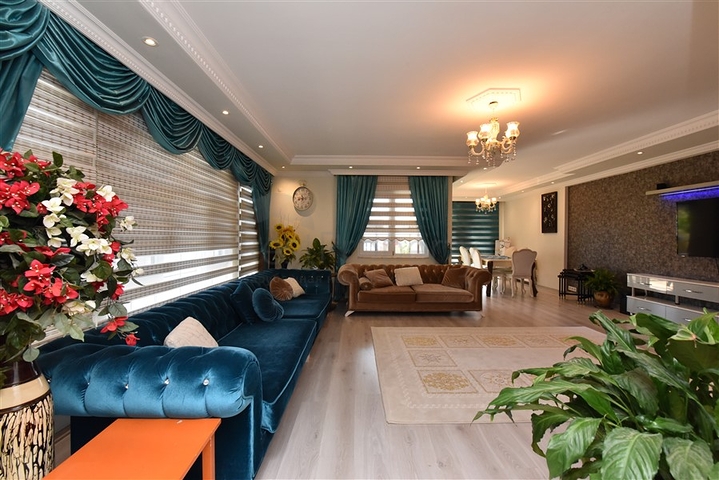 Просторный пентхаус 5+1 с собственной сауной