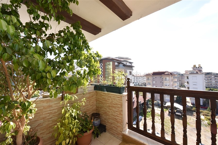 Просторный пентхаус 5+1 с собственной сауной