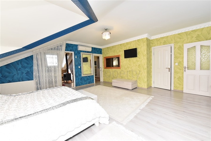 Просторный пентхаус 5+1 с собственной сауной