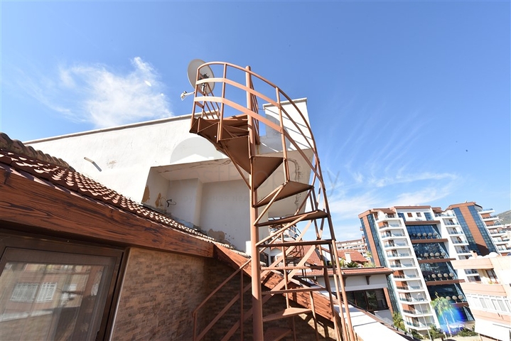 Просторный пентхаус 5+1 с собственной сауной