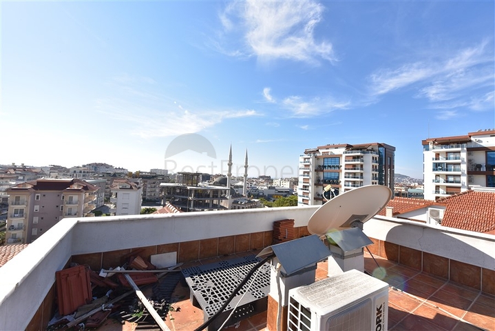 Просторный пентхаус 5+1 с собственной сауной