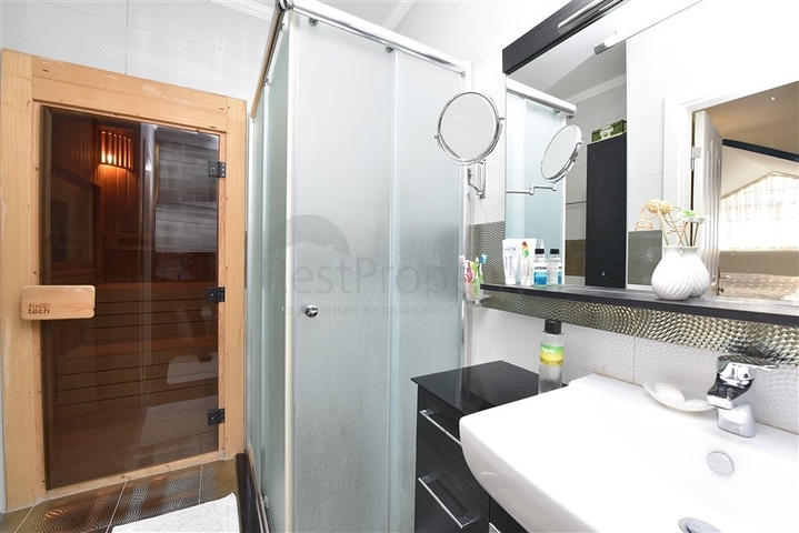 Просторный пентхаус 5+1 с собственной сауной