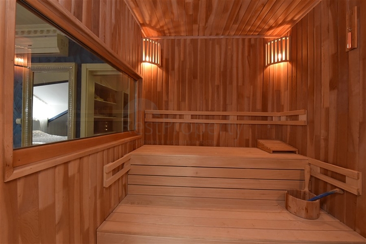 Просторный пентхаус 5+1 с собственной сауной